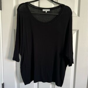 Women’s Lightweight 3/4 Sleeve Top - Size Medium